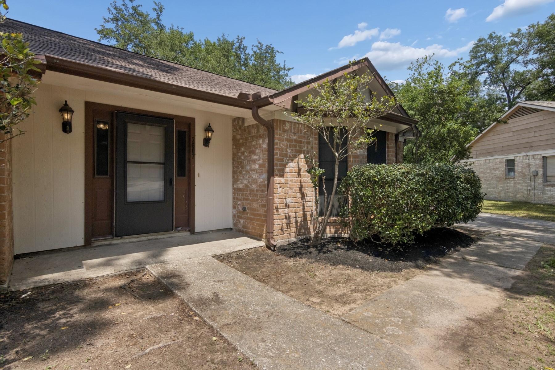2607 Allyson Court Spring, TX 77373 - Photo 2 of 25 a view of a house with a garage