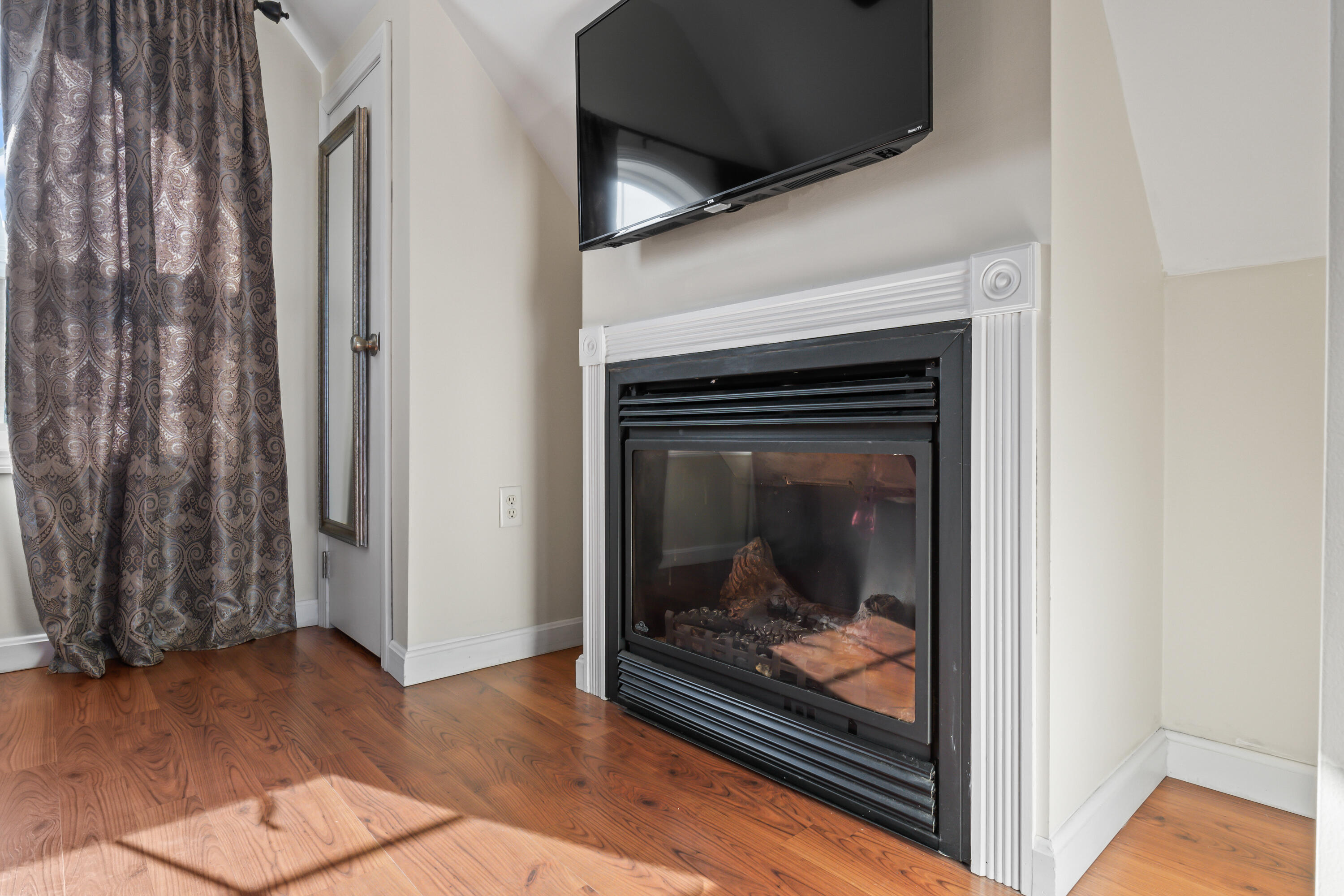 113 Perkins Cove Road Ogunquit, ME 03907 - Photo 8 of 37 Living Room Fireplace