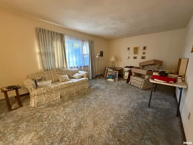 $169,900 | 206 North Robinson Street, Lewistown, IL 61542