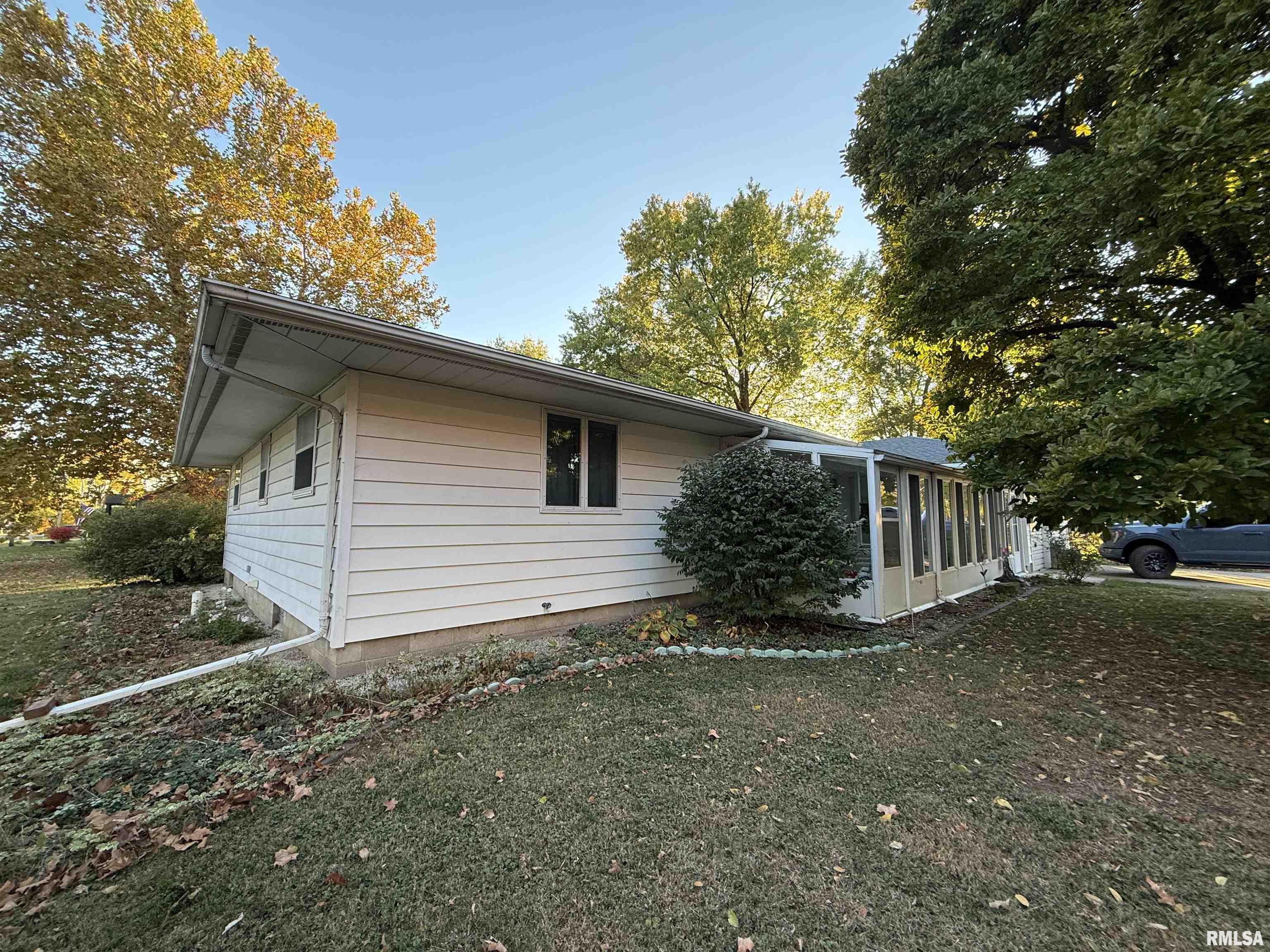 206 North Robinson Street Lewistown, IL 61542 - Photo 12 of 26