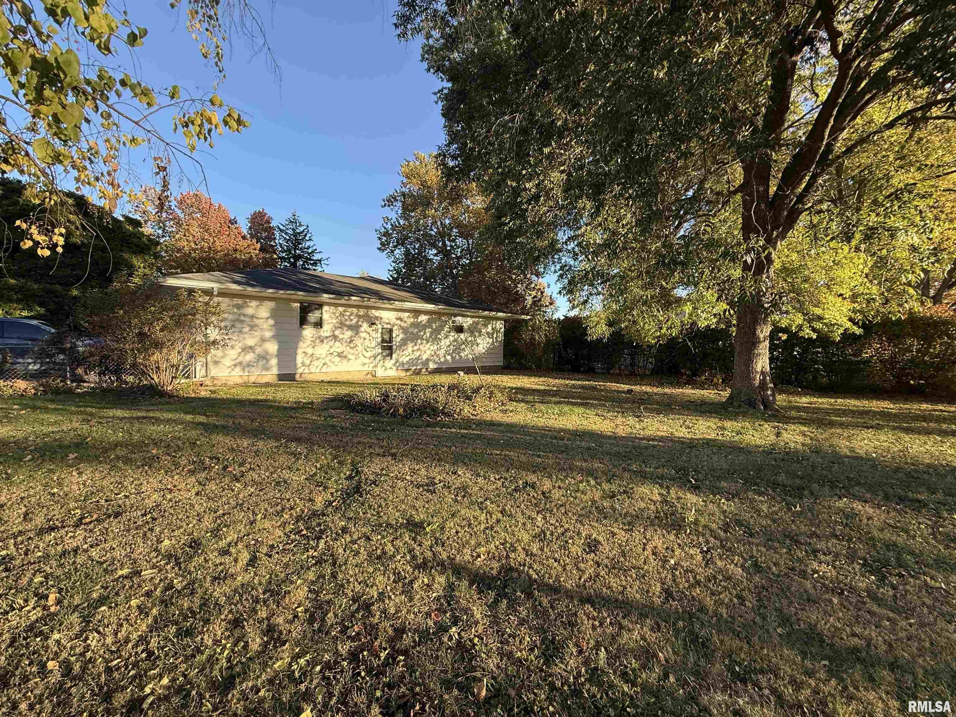 206 North Robinson Street Lewistown, IL 61542 - Photo 14 of 26