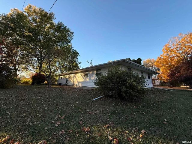 $169,900 | 206 North Robinson Street, Lewistown, IL 61542