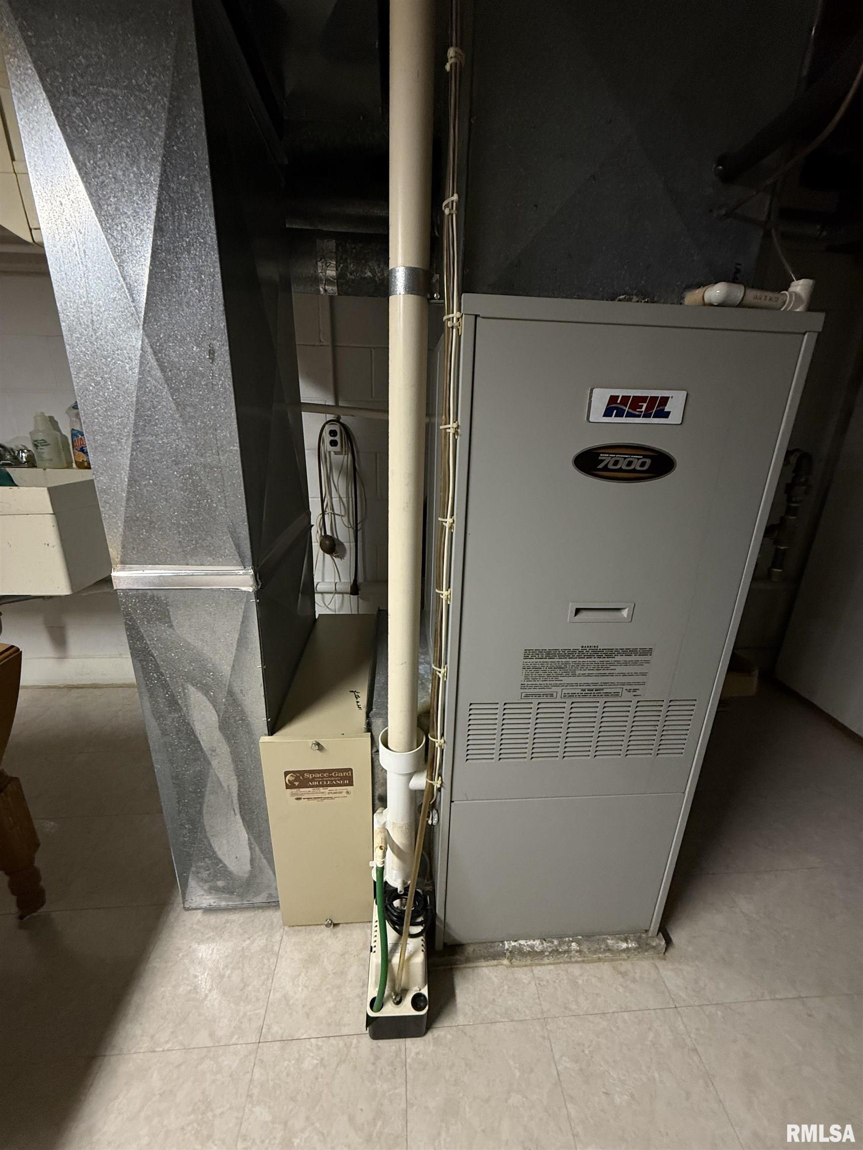 206 North Robinson Street Lewistown, IL 61542 - Photo 22 of 26