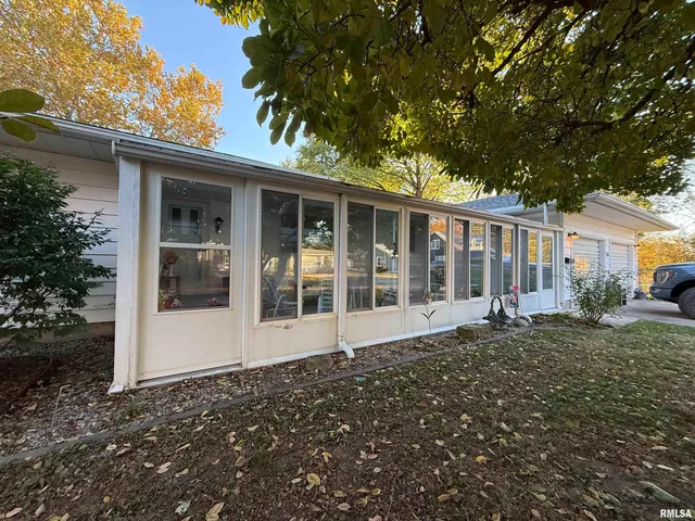 $169,900 | 206 North Robinson Street, Lewistown, IL 61542