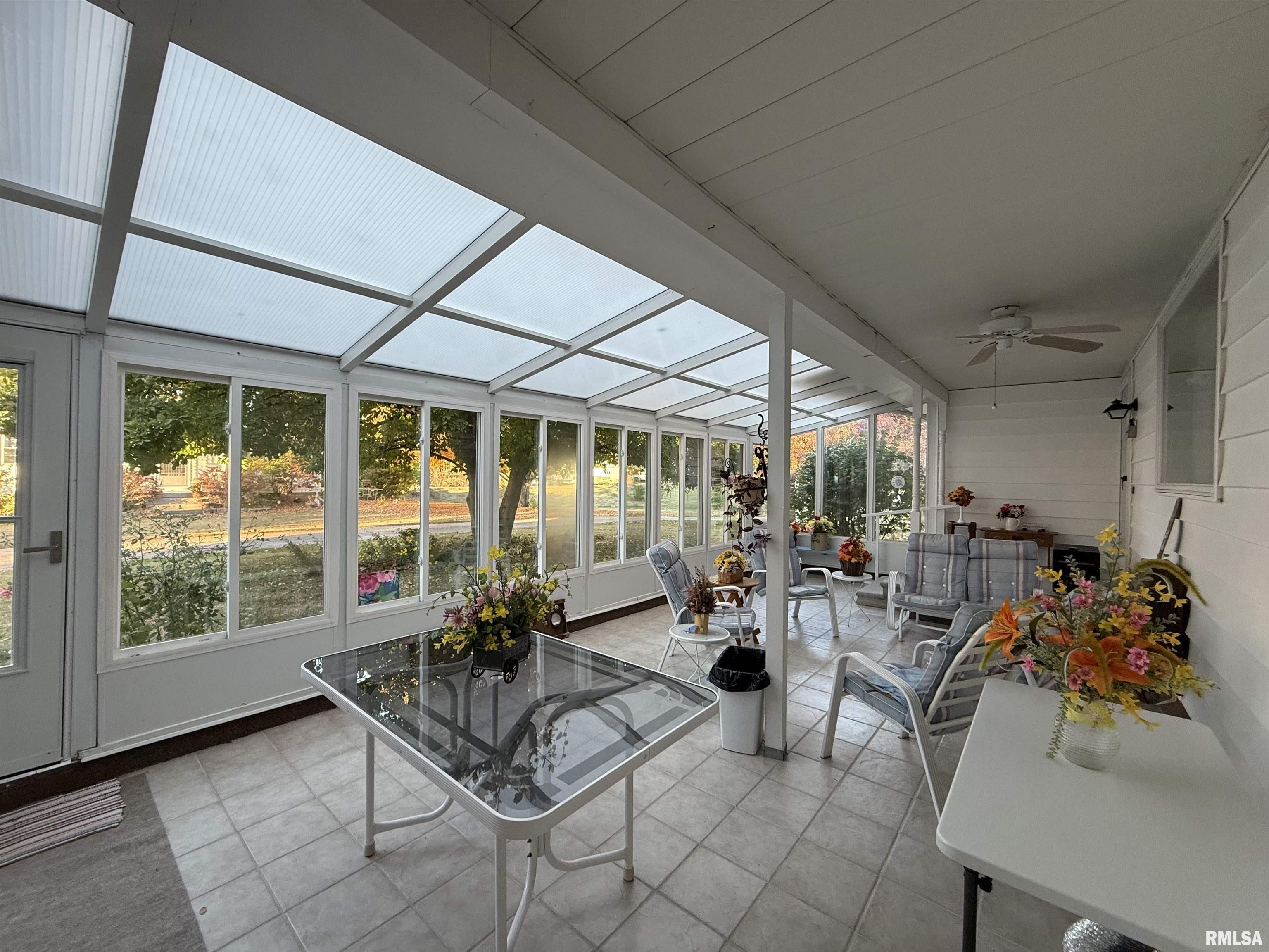 206 North Robinson Street Lewistown, IL 61542 - Photo 4 of 26