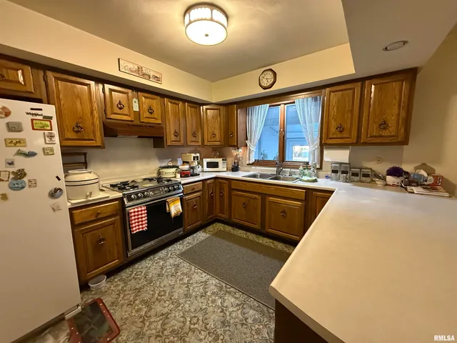 $169,900 | 206 North Robinson Street, Lewistown, IL 61542