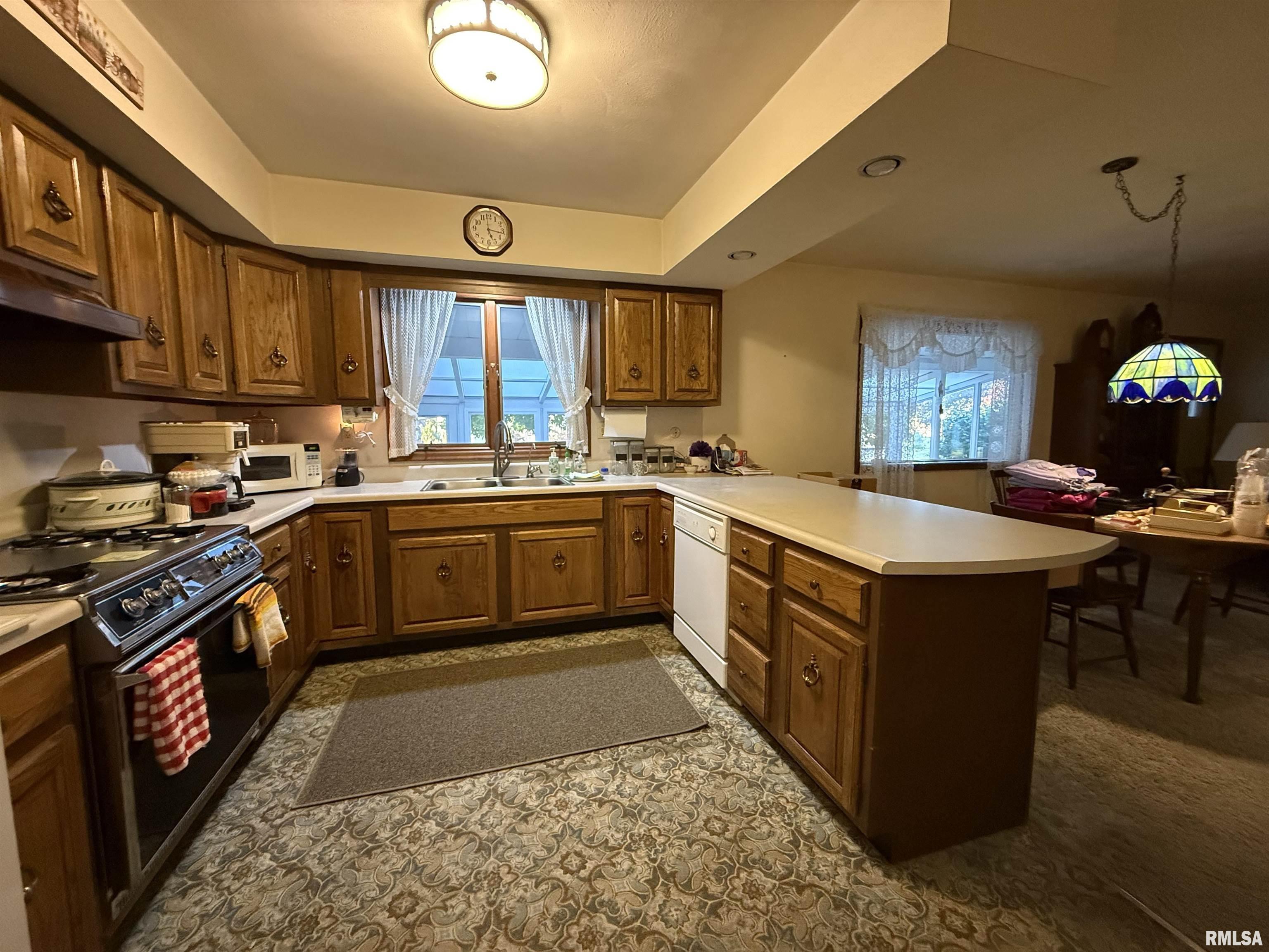 206 North Robinson Street Lewistown, IL 61542 - Photo 7 of 26