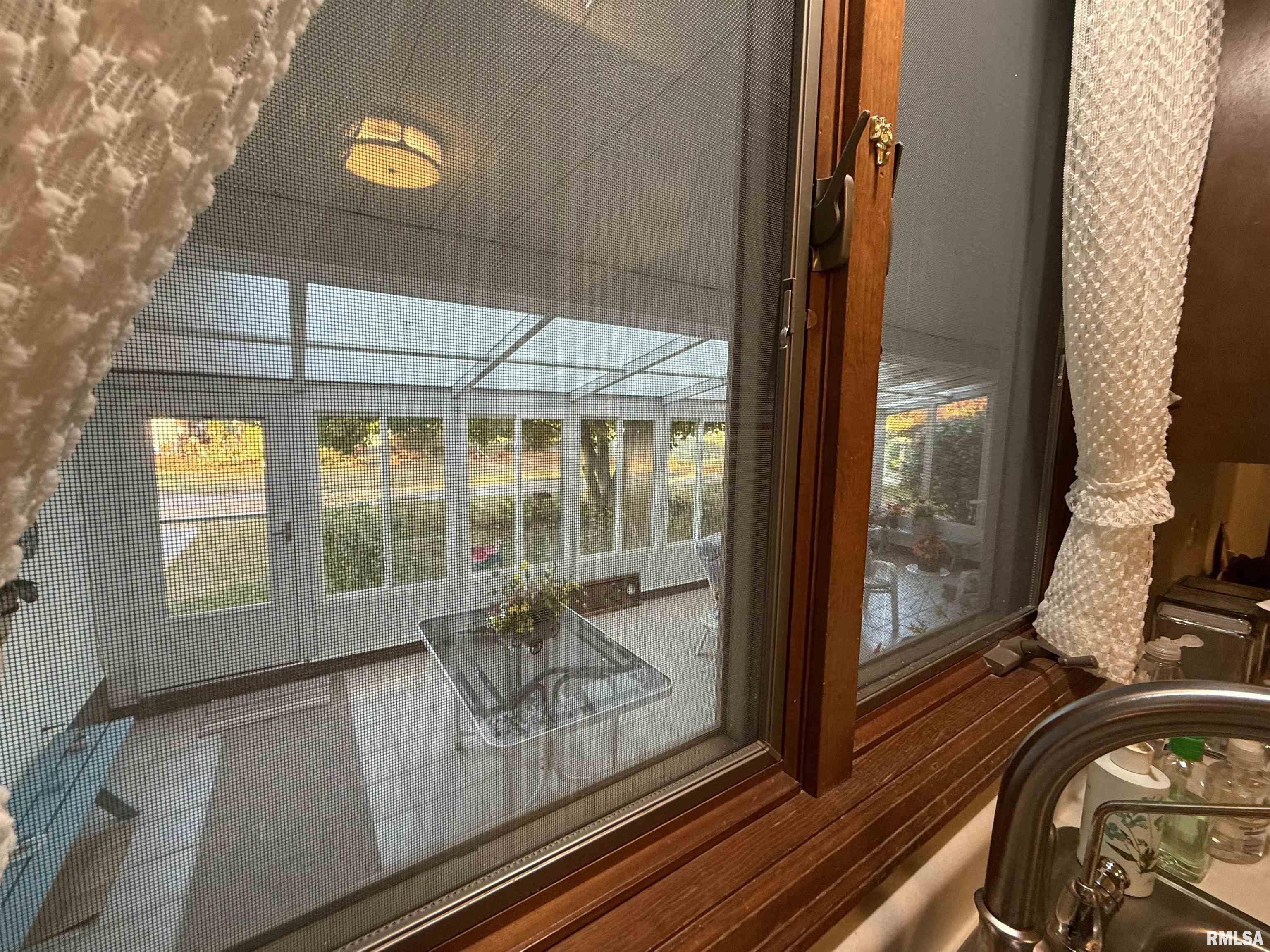 206 North Robinson Street Lewistown, IL 61542 - Photo 8 of 26