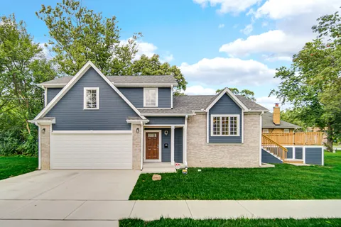 $379,000 | 18462 Dixie Highway, Homewood, IL 60430