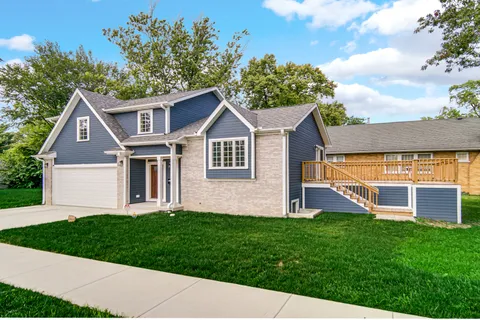 $379,000 | 18462 Dixie Highway, Homewood, IL 60430