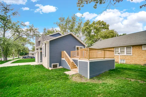 $379,000 | 18462 Dixie Highway, Homewood, IL 60430