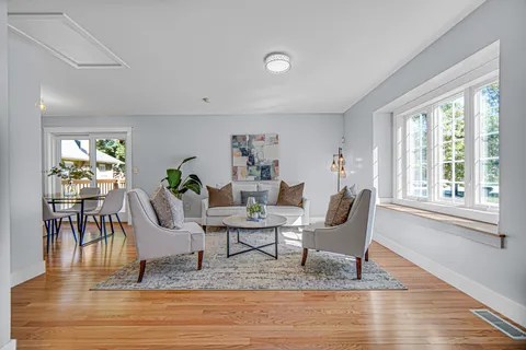 $379,000 | 18462 Dixie Highway, Homewood, IL 60430