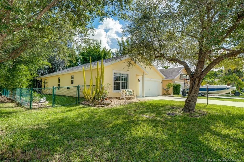 2469 Southwest Omega Way Stuart, FL 34997 - Photo 4 of 33 Gallery Image 4