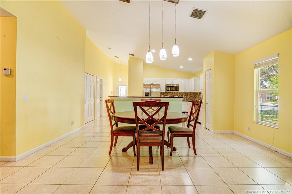 2469 Southwest Omega Way Stuart, FL 34997 - Photo 9 of 33 Gallery Image 9