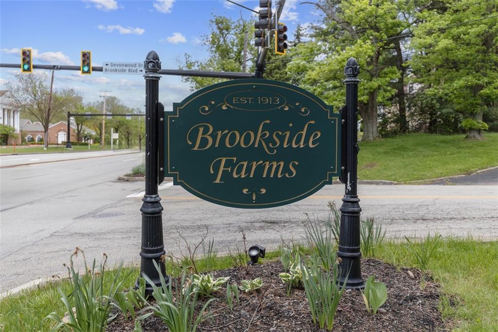 234 Navajo Road Pittsburgh, PA 15241 - Photo 2 of 34 Located in Brookside Farms