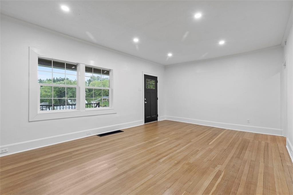 234 Navajo Road Pittsburgh, PA 15241 - Photo 3 of 34