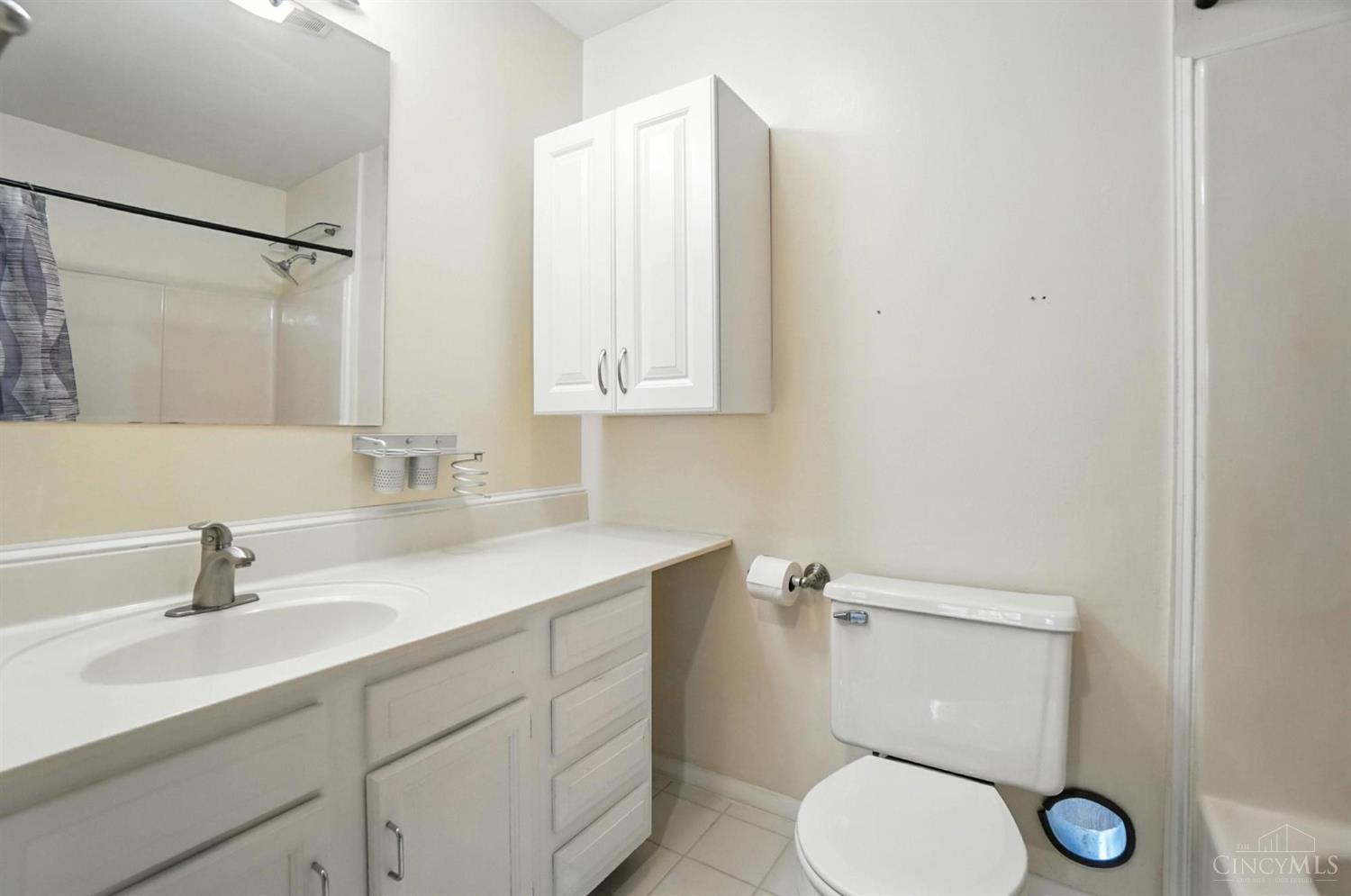 5601 Vogel Road Cincinnati, OH 45239 - Photo 34 of 65