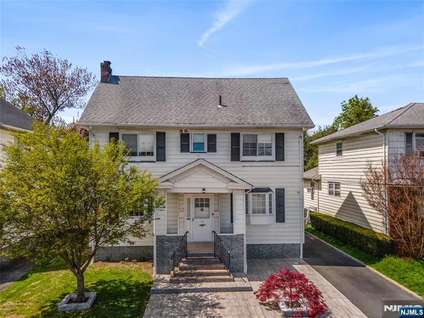 $749,000 | 15 Putnam Place, Clifton, NJ 07011