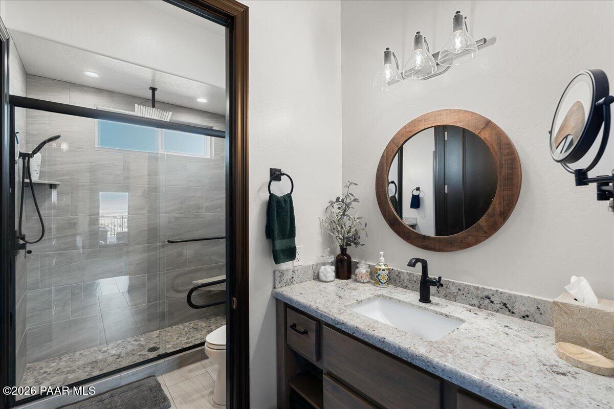11455 East Harley Drive Prescott Valley, AZ 86315 - Photo 30 of 68 Jack & Jill Bathroom