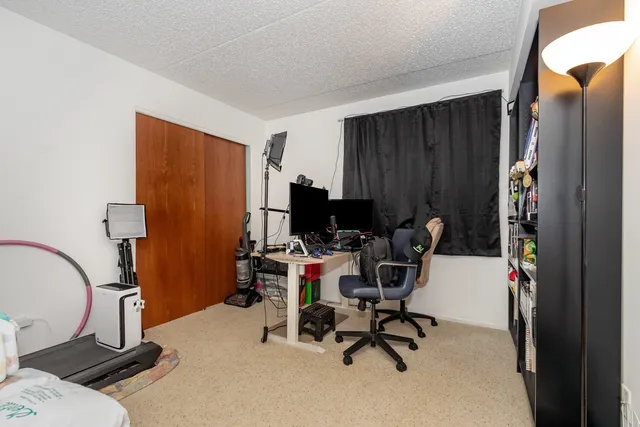 $175,000 | 1472 Rock Run Drive, Unit 1B, Crest Hill, IL 60403