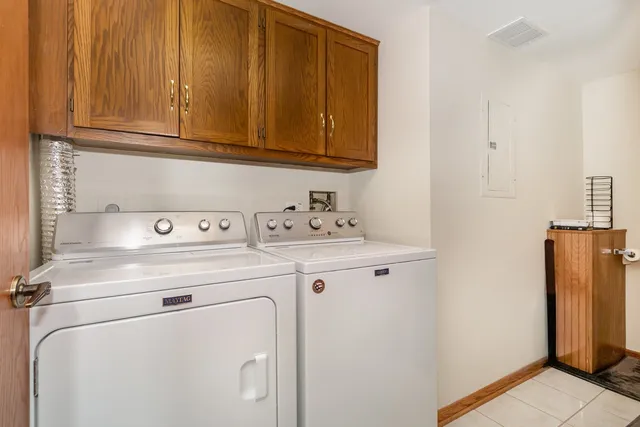 $175,000 | 1472 Rock Run Drive, Unit 1B, Crest Hill, IL 60403