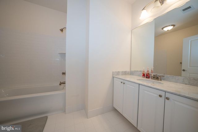 $610,000 | 700 Commodore Court, Unit 2746, Philadelphia, PA 19146