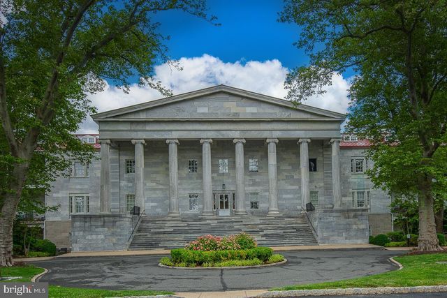 $610,000 | 700 Commodore Court, Unit 2746, Philadelphia, PA 19146