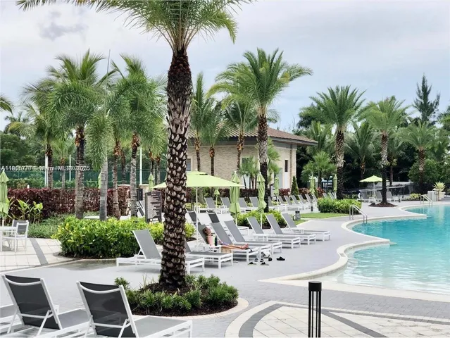 a view of entryway and hall