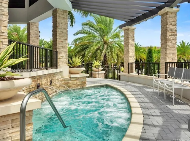 a view of a tennis court