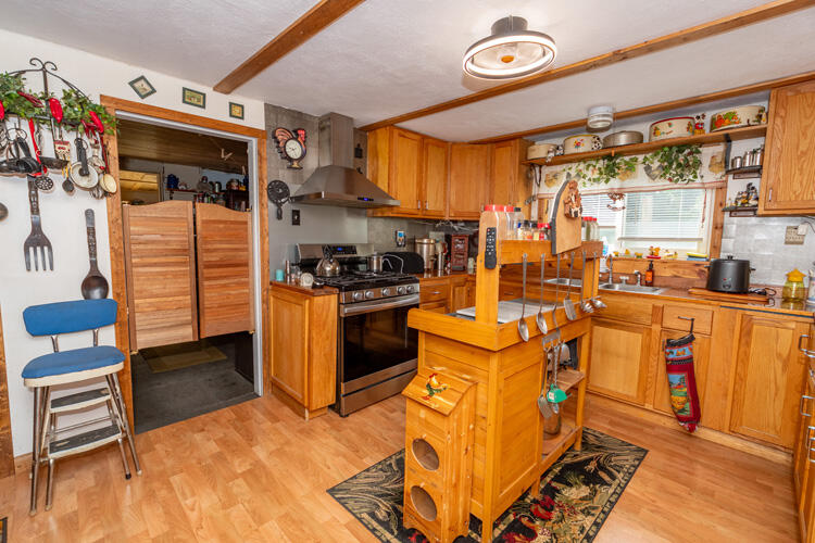 1213 Thomson Road Niles, MI 49120 - Photo 7 of 36 1213 Thomson Rd Niles Kitchen 2