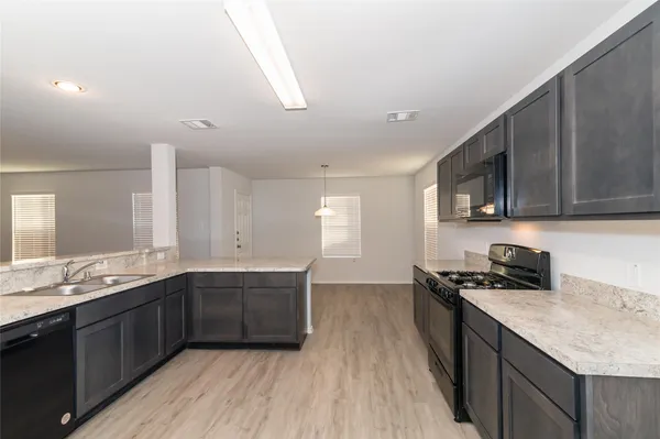 $2,080 | 8514 Middleton Oaks Circle, Houston, TX 77028