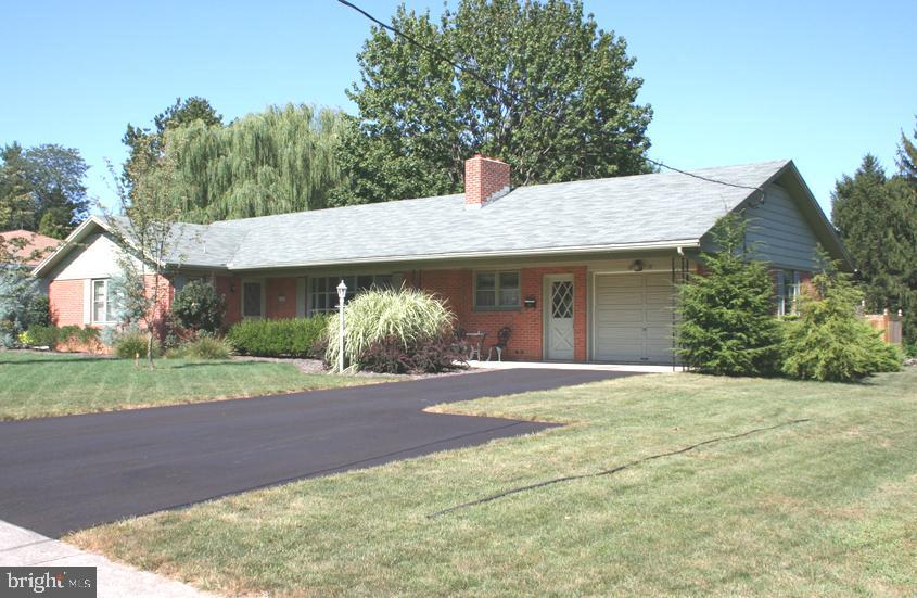 635 South Spruce Street Lititz, PA 17543 - Photo 1 of 9