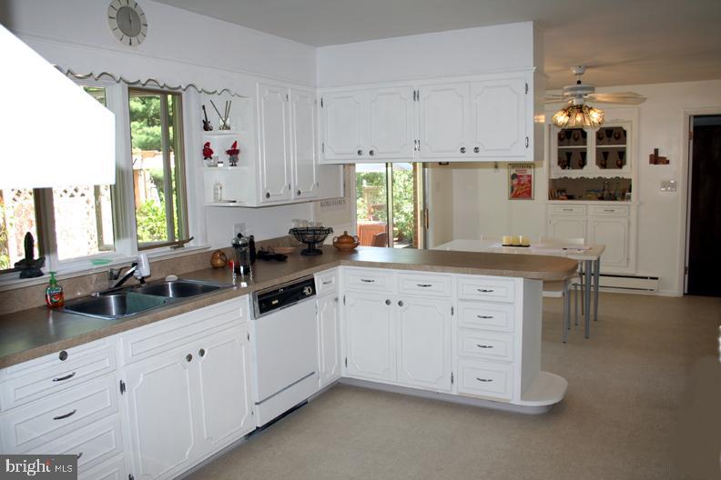 635 South Spruce Street Lititz, PA 17543 - Photo 3 of 9