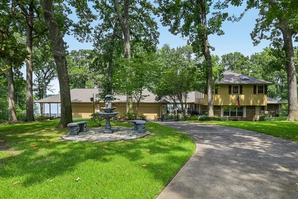 $1,091,000 | 352 County Road 1299, Yantis, TX 75497
