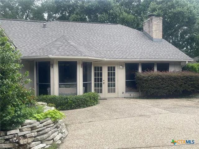 $550,000 | 403 Turtle Rock Drive, Victoria, TX 77904