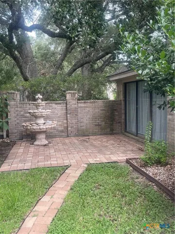 $550,000 | 403 Turtle Rock Drive, Victoria, TX 77904