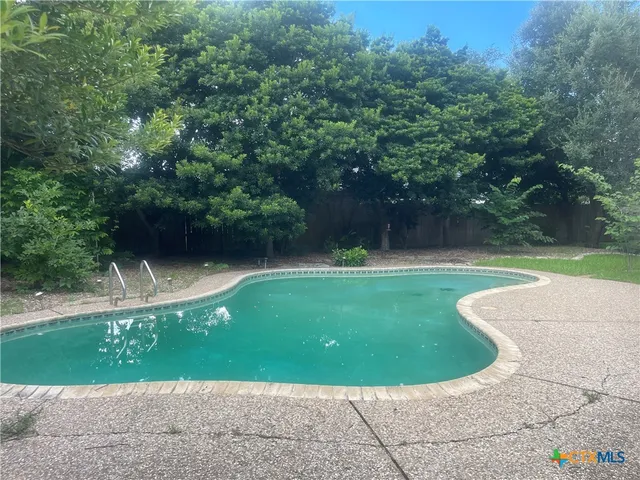 $550,000 | 403 Turtle Rock Drive, Victoria, TX 77904