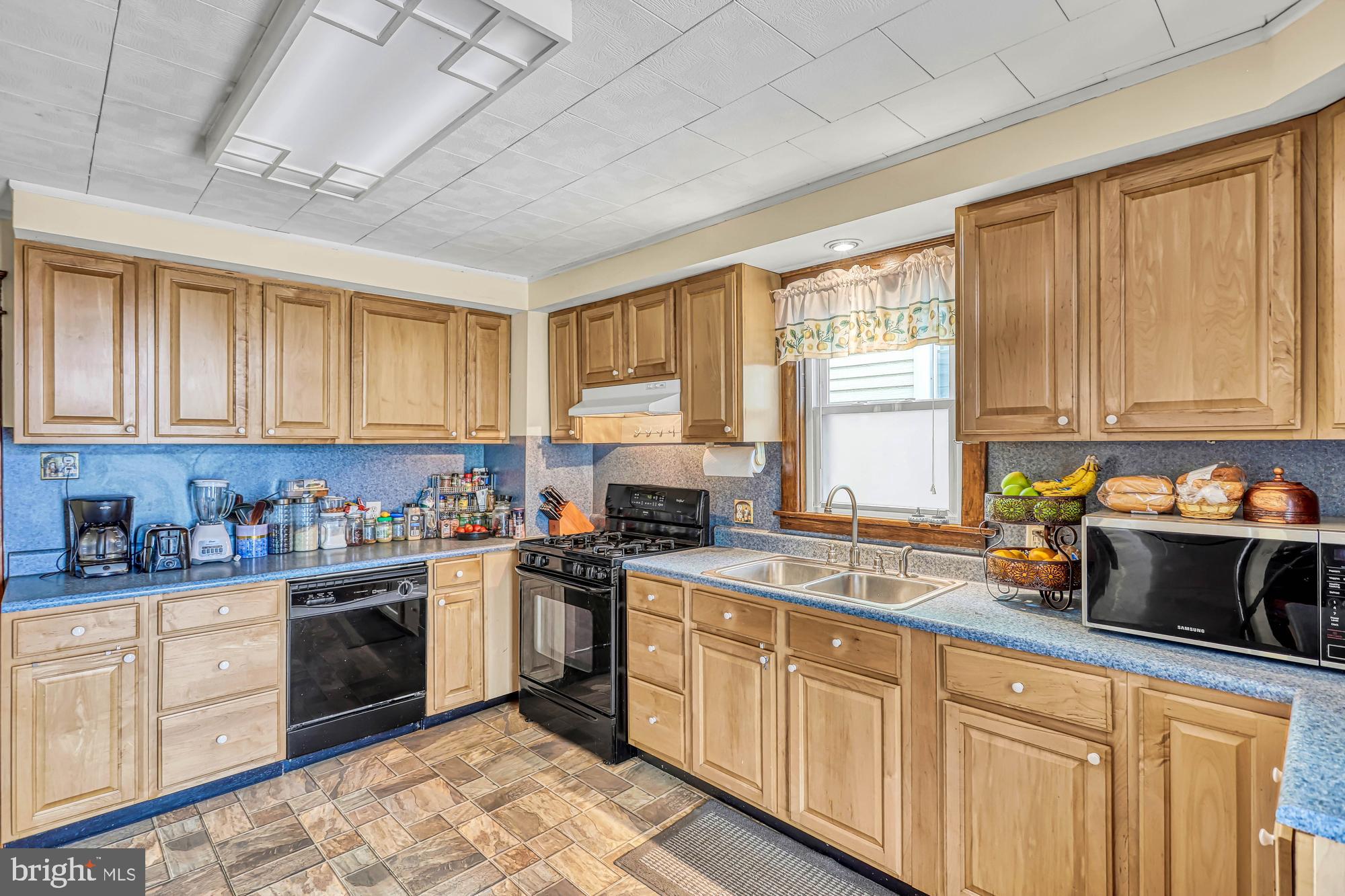 236 Princess Street Hanover, PA 17331 - Photo 7 of 21 Open kitchen