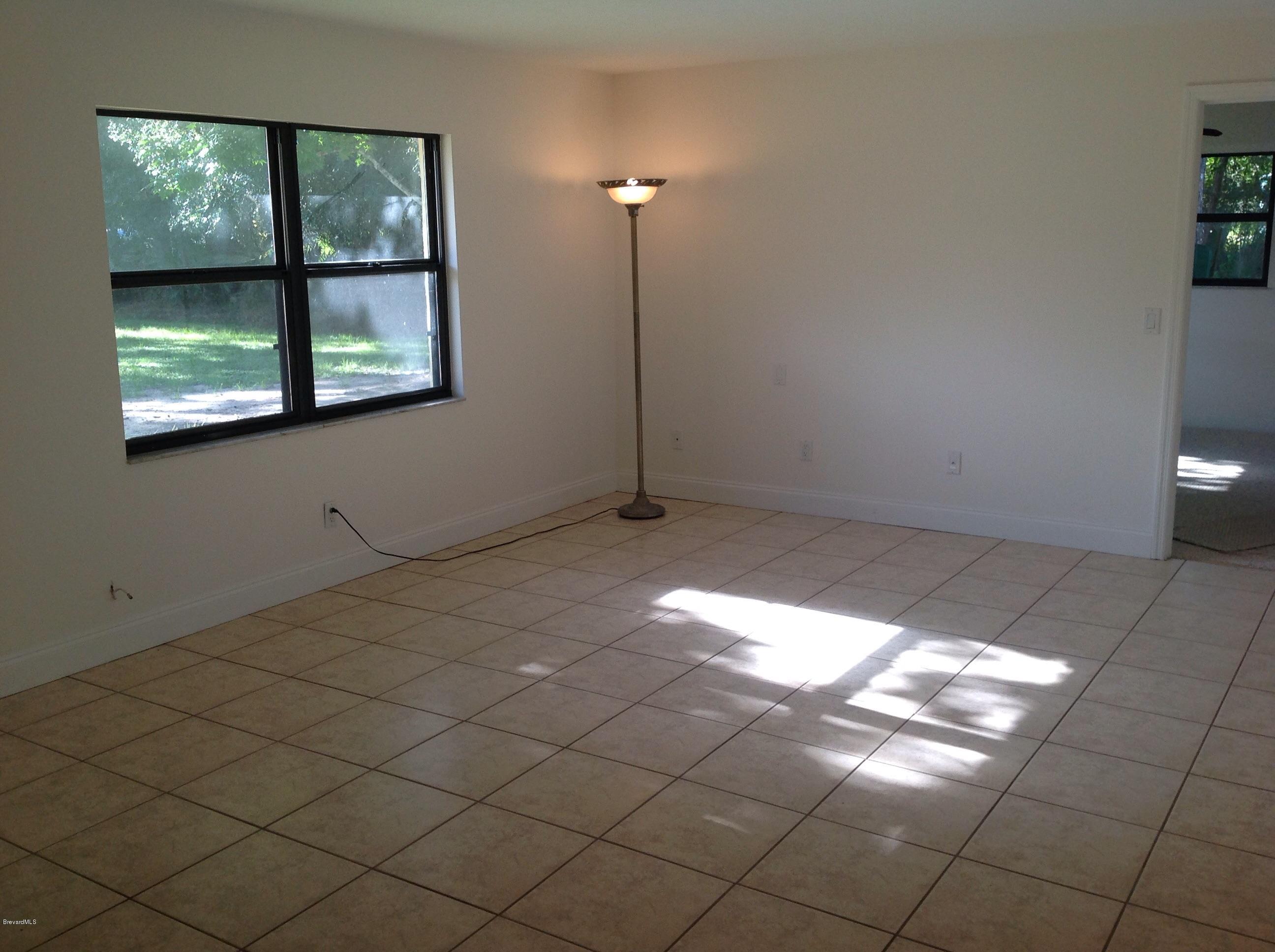 2170 Friday Road Cocoa, FL 32926 - Photo 9 of 31 Living room