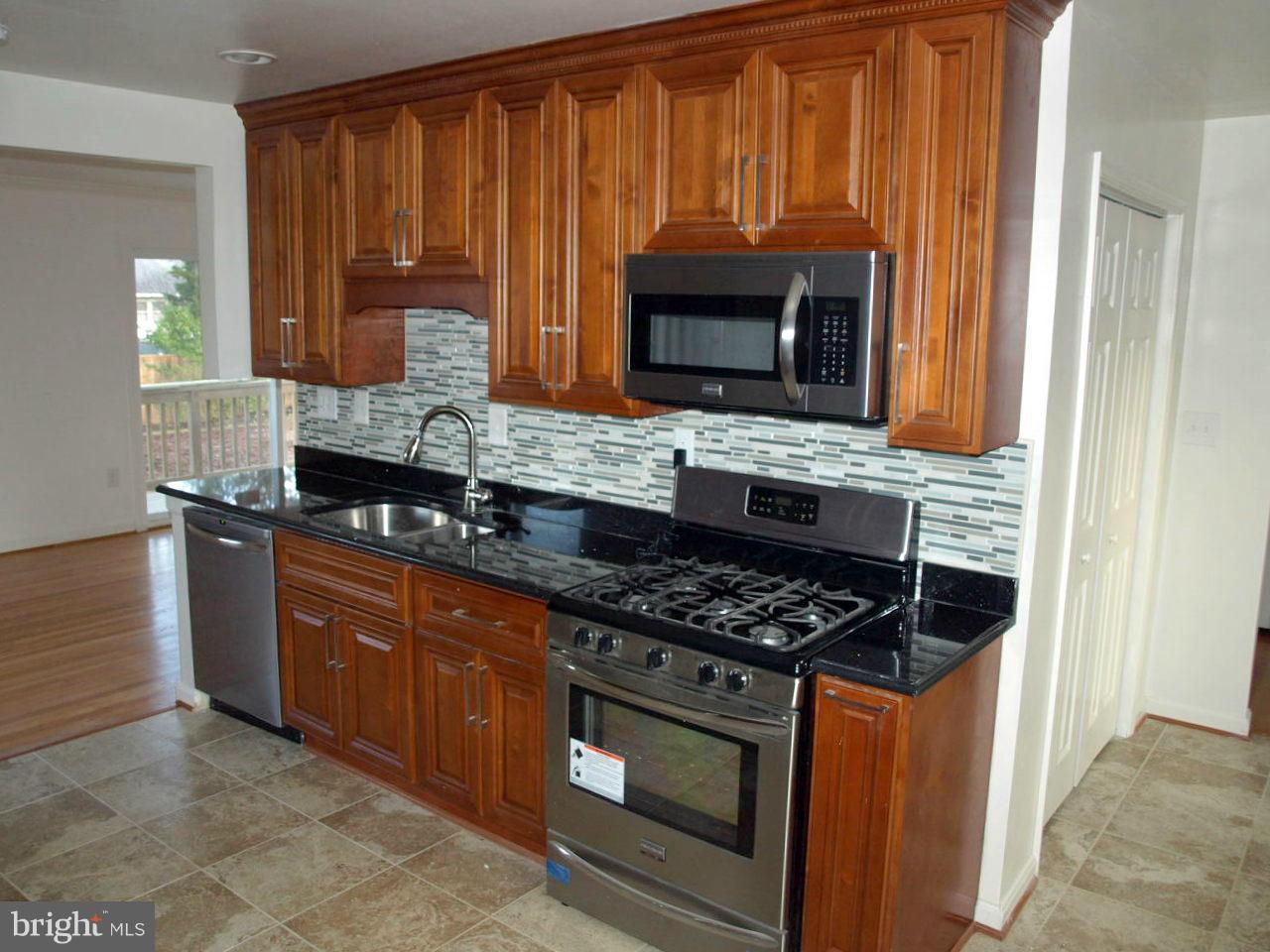 11715 Smoketree Road Potomac, MD 20854 - Photo 5 of 28 Kitchen