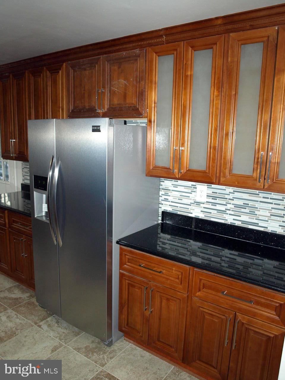 11715 Smoketree Road Potomac, MD 20854 - Photo 7 of 28 Kitchen