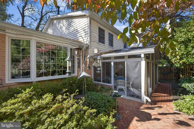 $1,195,000 | 8703 Yarmouth Court, Potomac, MD 20854