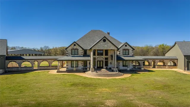 $3,850,000 | 6220 Interstate Highway East, Sulphur Springs, TX 75482