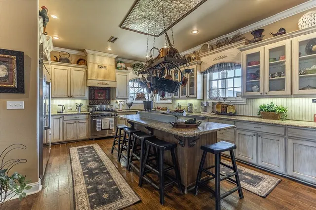 $3,850,000 | 6220 Interstate Highway East, Sulphur Springs, TX 75482