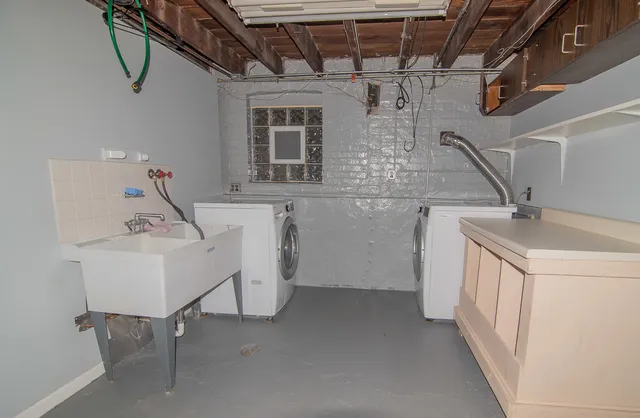 $2,995 | 4246 North Menard Avenue, Chicago, IL 60634