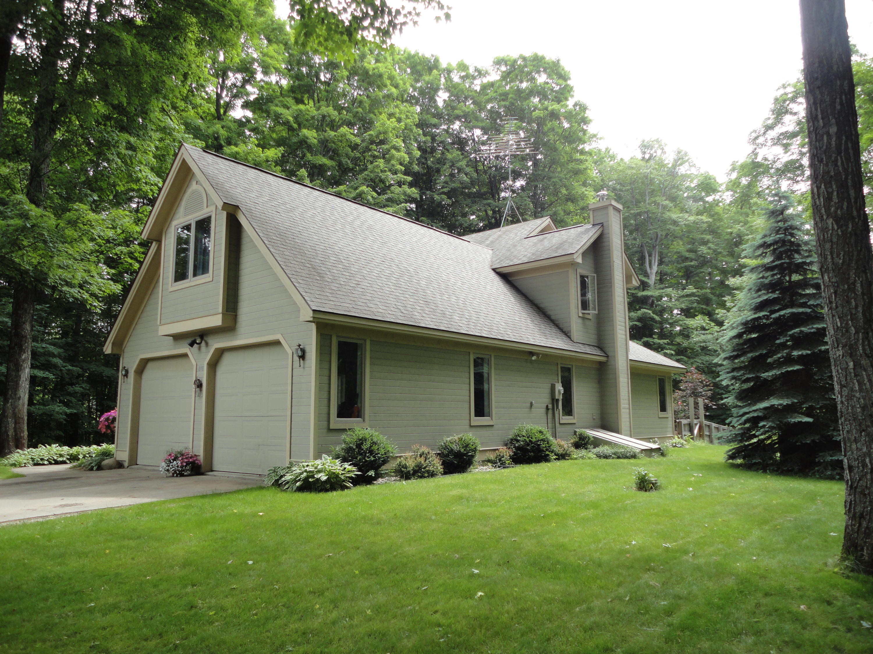 848 Maple Ridge Lane Gaylord, MI 49735 - Photo 6 of 36 Gallery Image 6