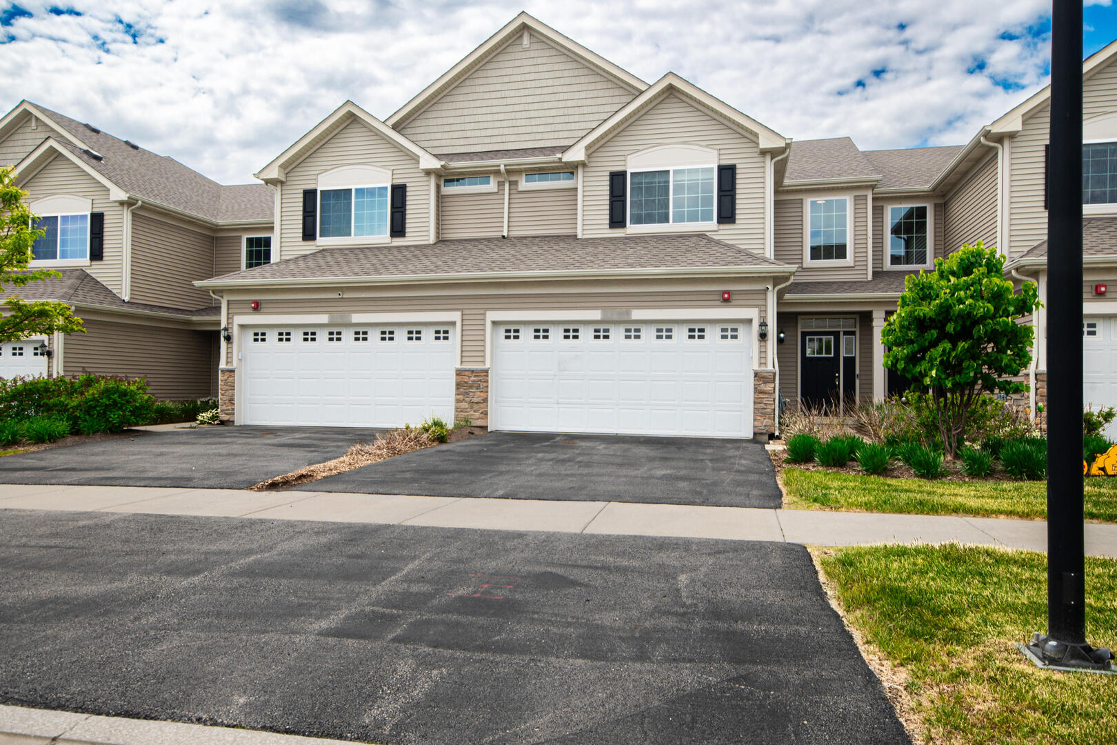 2049 Stuttle Road Batavia, IL 60510 - Photo 2 of 17 Gallery Image 2