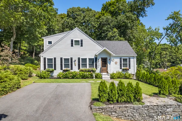$875,000 | 16 Parker Terrace, Essex, CT 06426