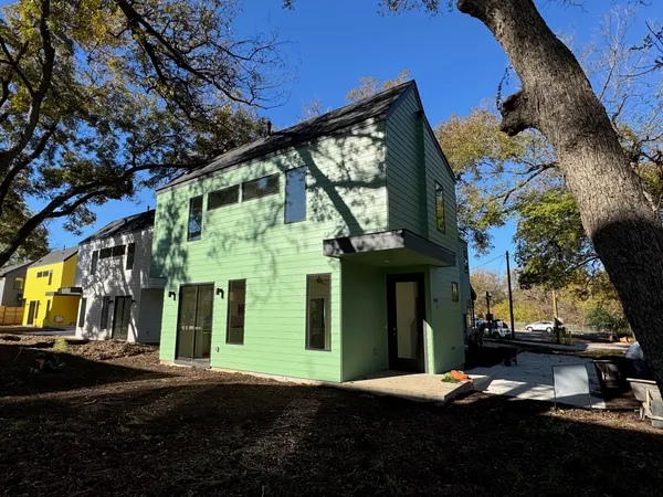 $2,400 | 1133 Walton Lane, Unit 2, Austin, TX 78721