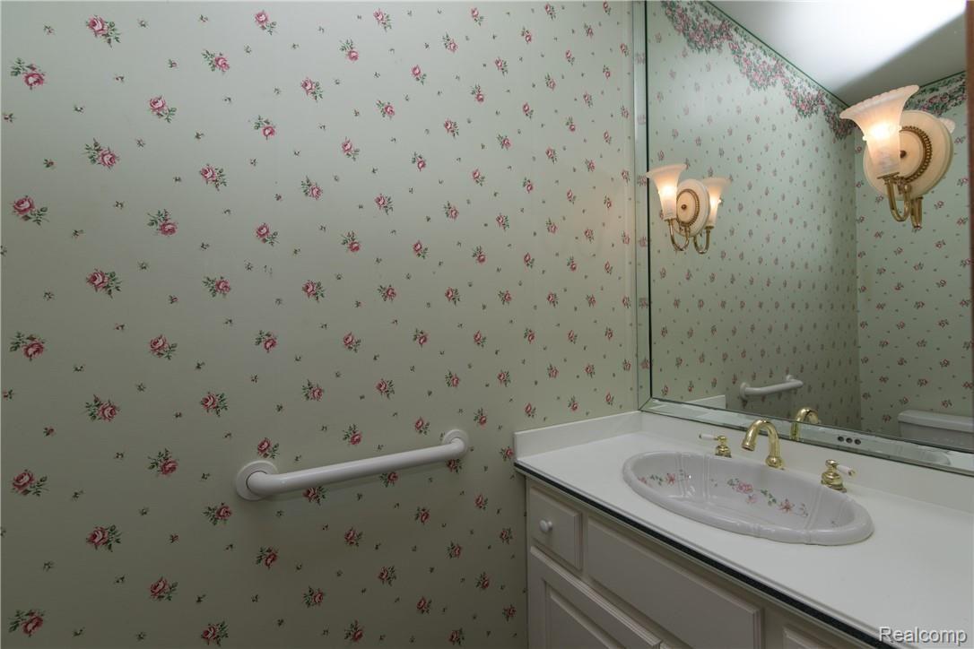 7432 Dutch Road Goodrich, MI 48438 - Photo 27 of 35 and Entry Level Half Bath